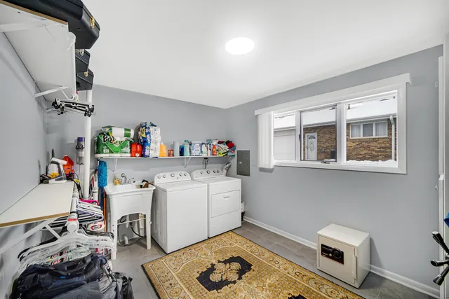 $325,000 | 7332 West 155th Street, Orland Park, IL 60462