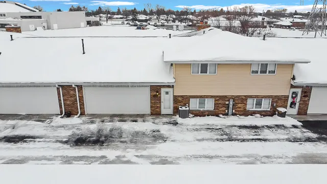 $325,000 | 7332 West 155th Street, Orland Park, IL 60462