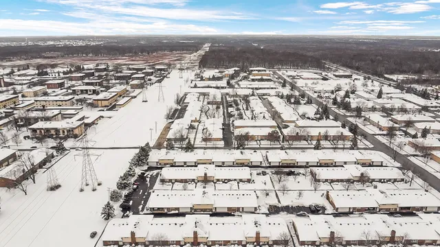 $325,000 | 7332 West 155th Street, Orland Park, IL 60462