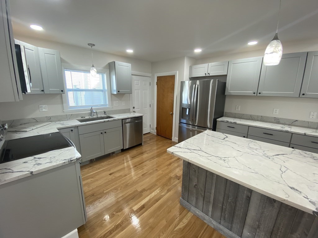 137 Main Street Waltham, MA 02453 - Photo 7 of 38