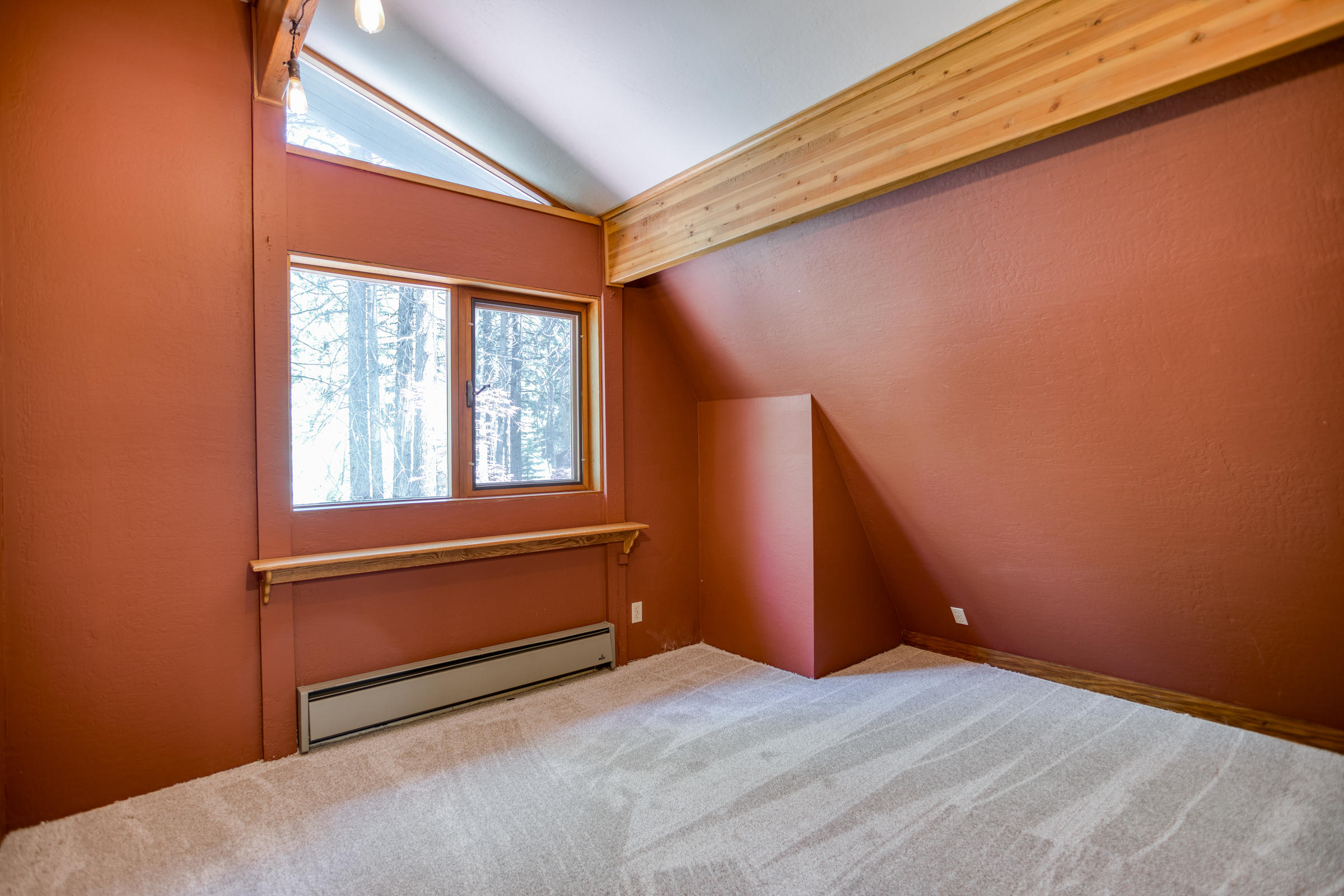 33058 Aleen Road Shingletown, CA 96088 - Photo 15 of 35 Upstairs Bedroom 1