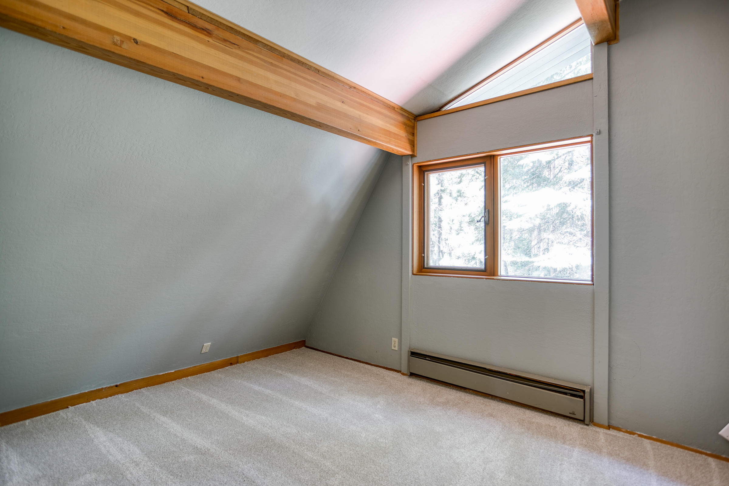 33058 Aleen Road Shingletown, CA 96088 - Photo 17 of 35 Upstairs Bedroom 2