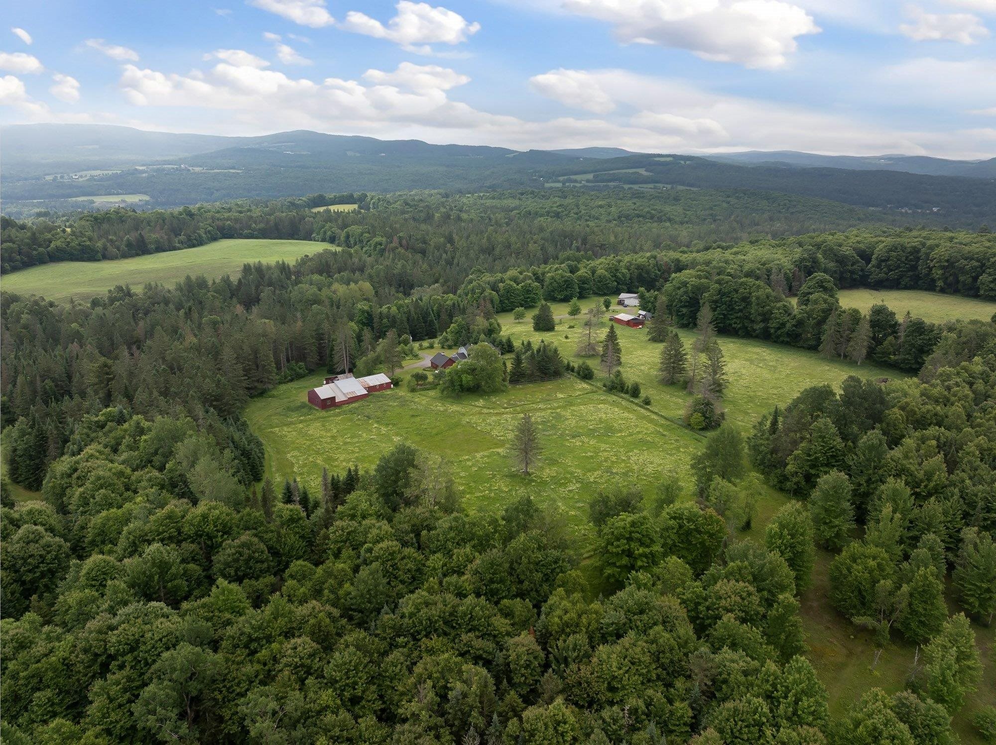 1225 Hardwick Street Hardwick, VT 05836 - Photo 6 of 48