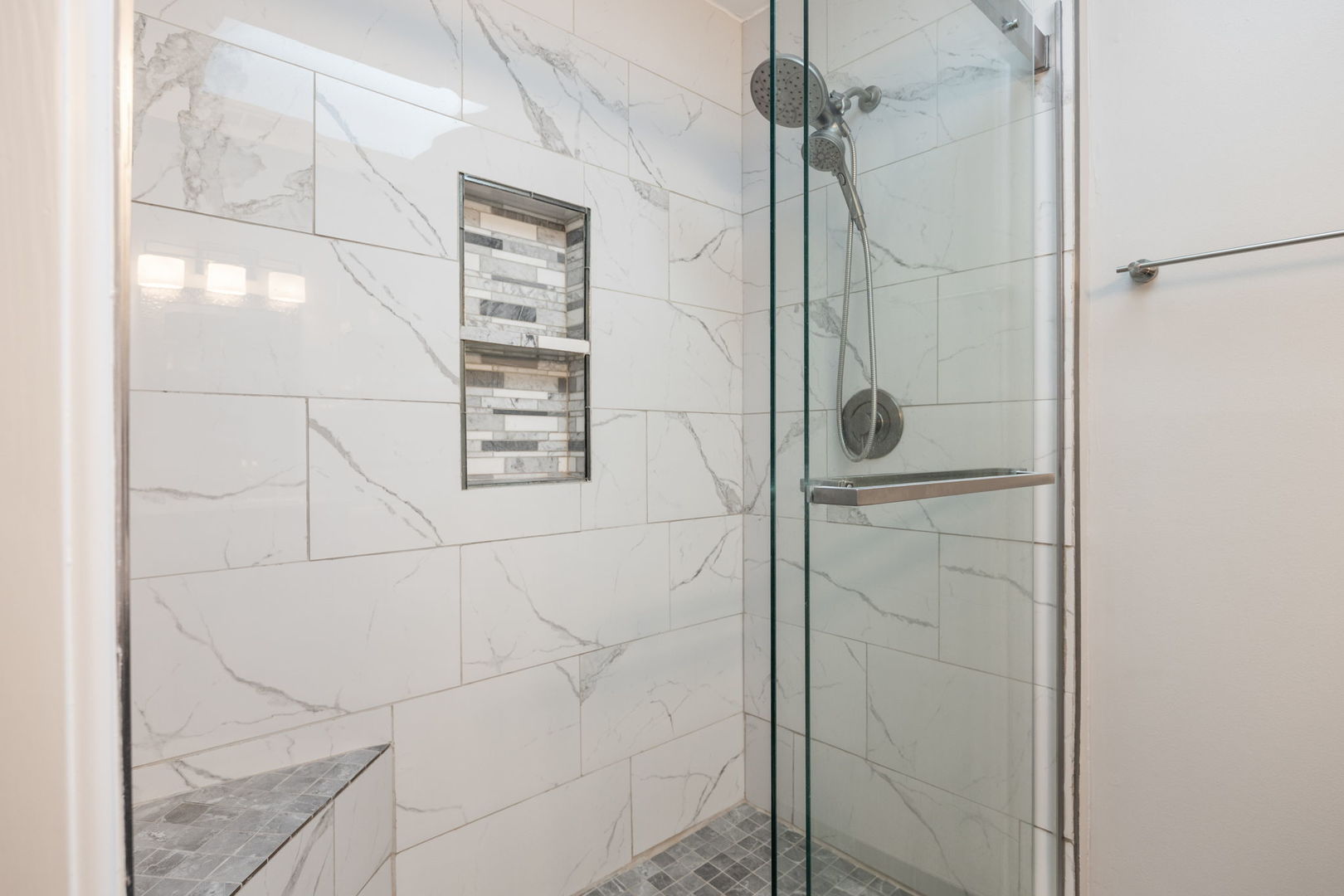 1932 Gresham Circle, Unit C Wheaton, IL 60189 - Photo 18 of 27 a bathroom with a shower