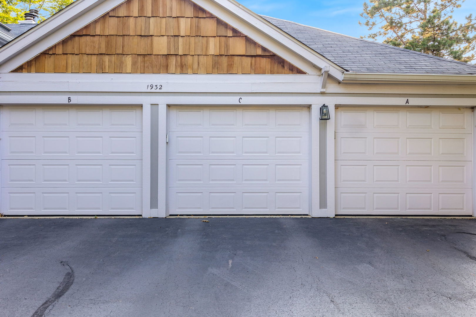 1932 Gresham Circle, Unit C Wheaton, IL 60189 - Photo 22 of 27 a view of a garage