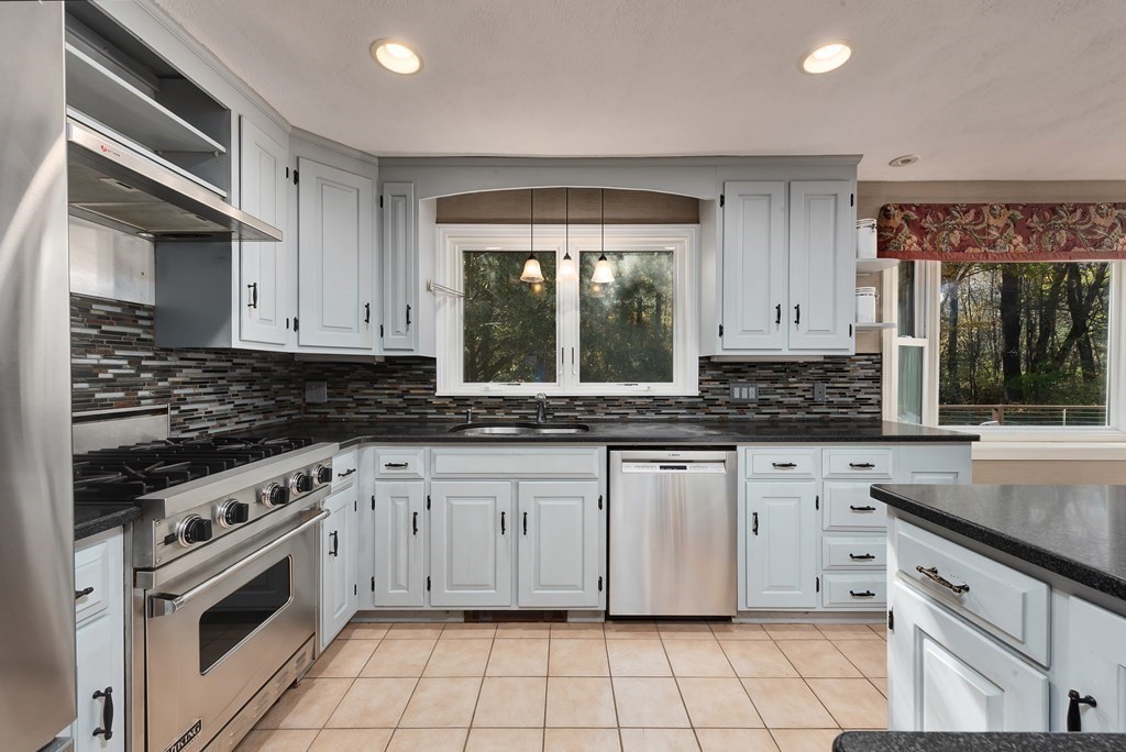 378 Ipswich Road Boxford, MA 01921 - Photo 4 of 35