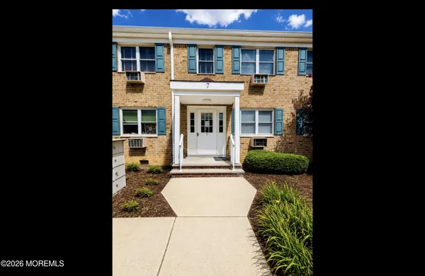 $1,900 | 7 Windsor Terrace, Unit F, Freehold, NJ 07728