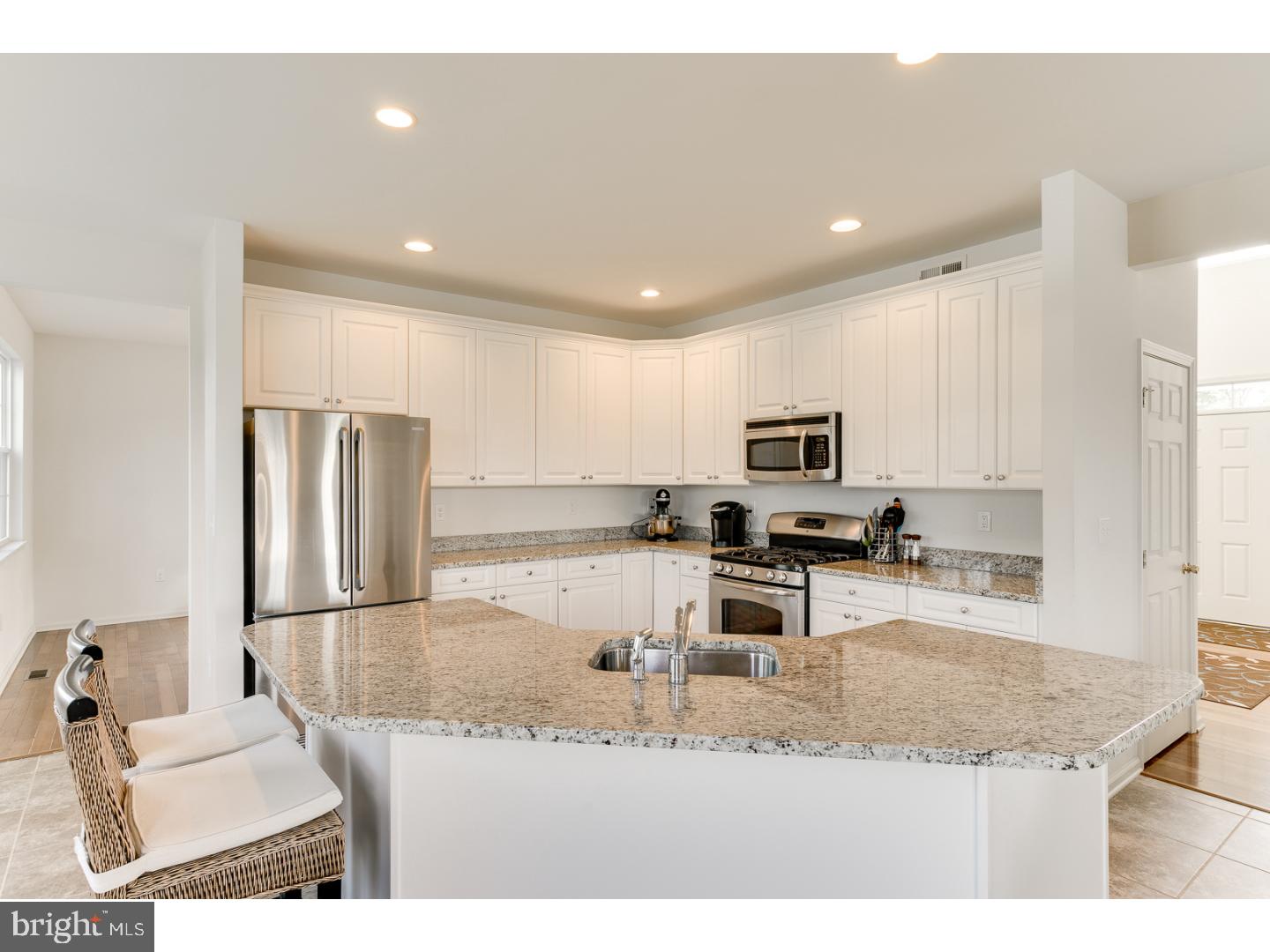 4 Rolling Meadows Court Cream Ridge, NJ 08514 - Photo 5 of 25 Gallery Image 5