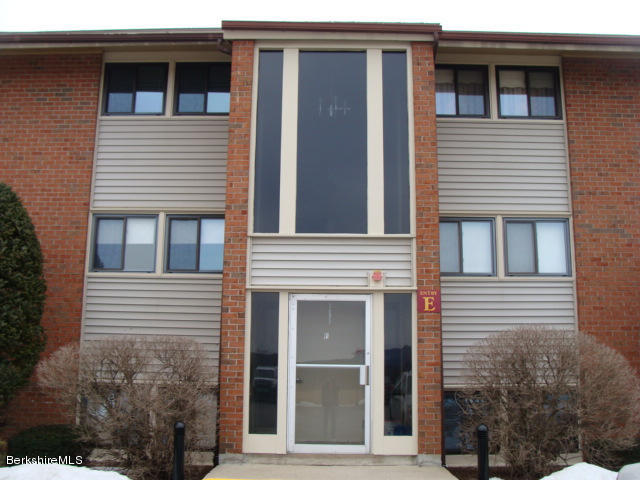 189 Stratton Road, Unit E6 Williamstown, MA 01267 - Photo 1 of 10 stratton5