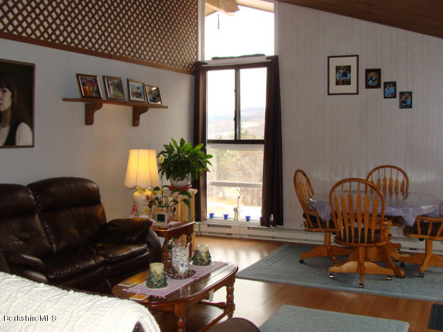 189 Stratton Road, Unit E6 Williamstown, MA 01267 - Photo 2 of 10 stratton6