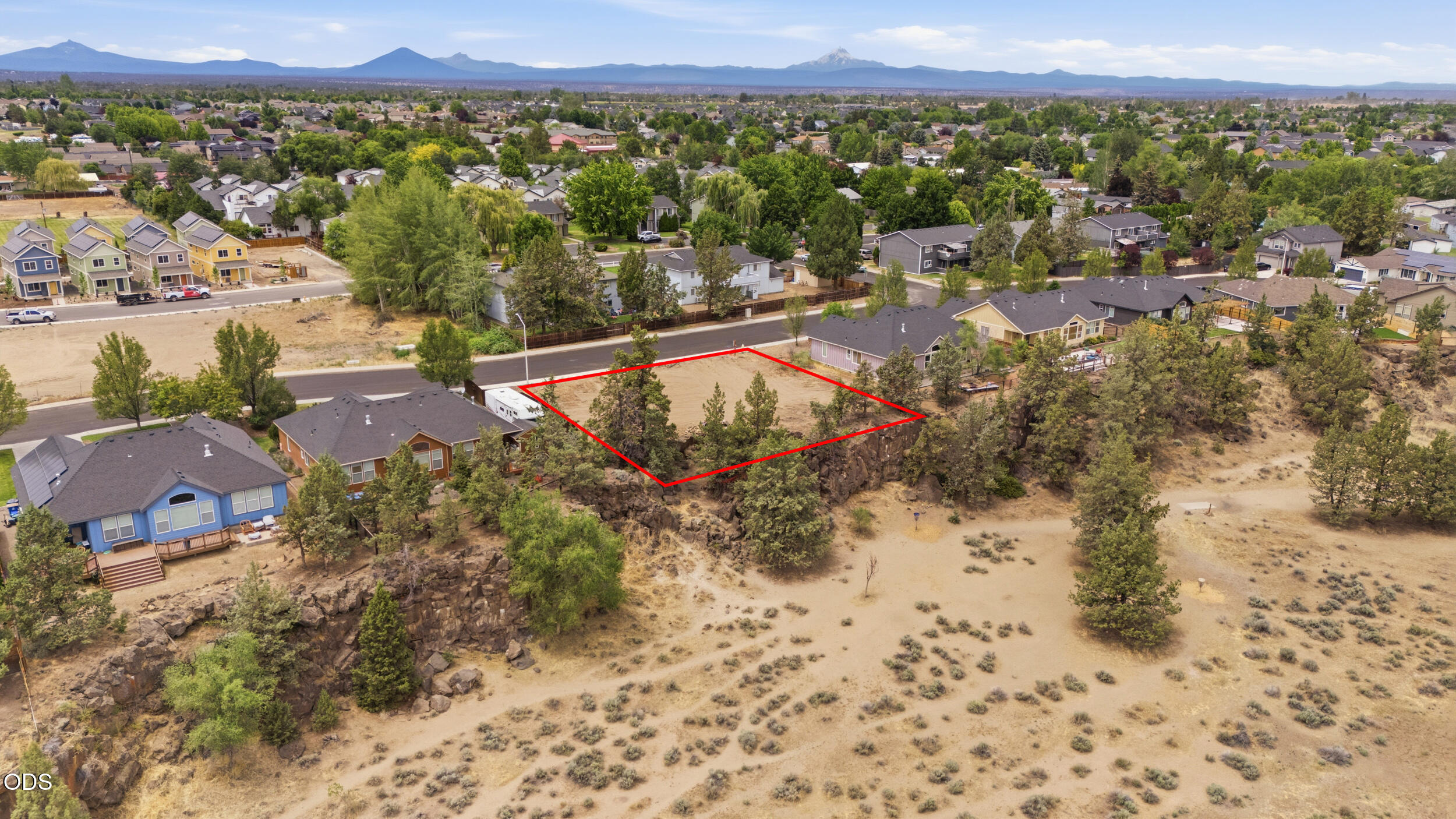 320 Northwest 16th Place Redmond, OR 97756 - Photo 4 of 14