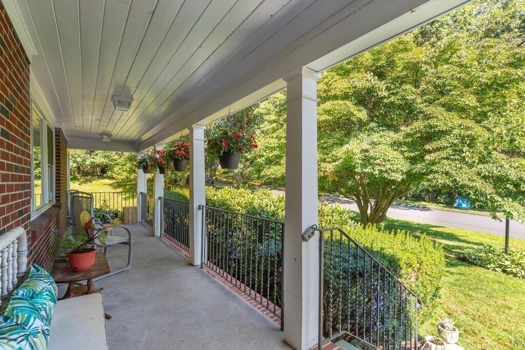 13 Hart Road Lynnfield, MA 01940 - Photo 21 of 36 Gallery Image 21
