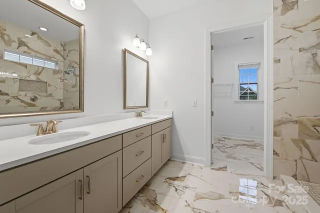 $989,000 | 425 Cassia Court, Tega Cay, SC 29708