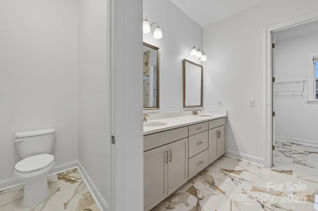 $989,000 | 425 Cassia Court, Tega Cay, SC 29708