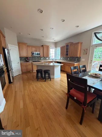 $6,200 | 8402 Tysons Trace Court, Vienna, VA 22182