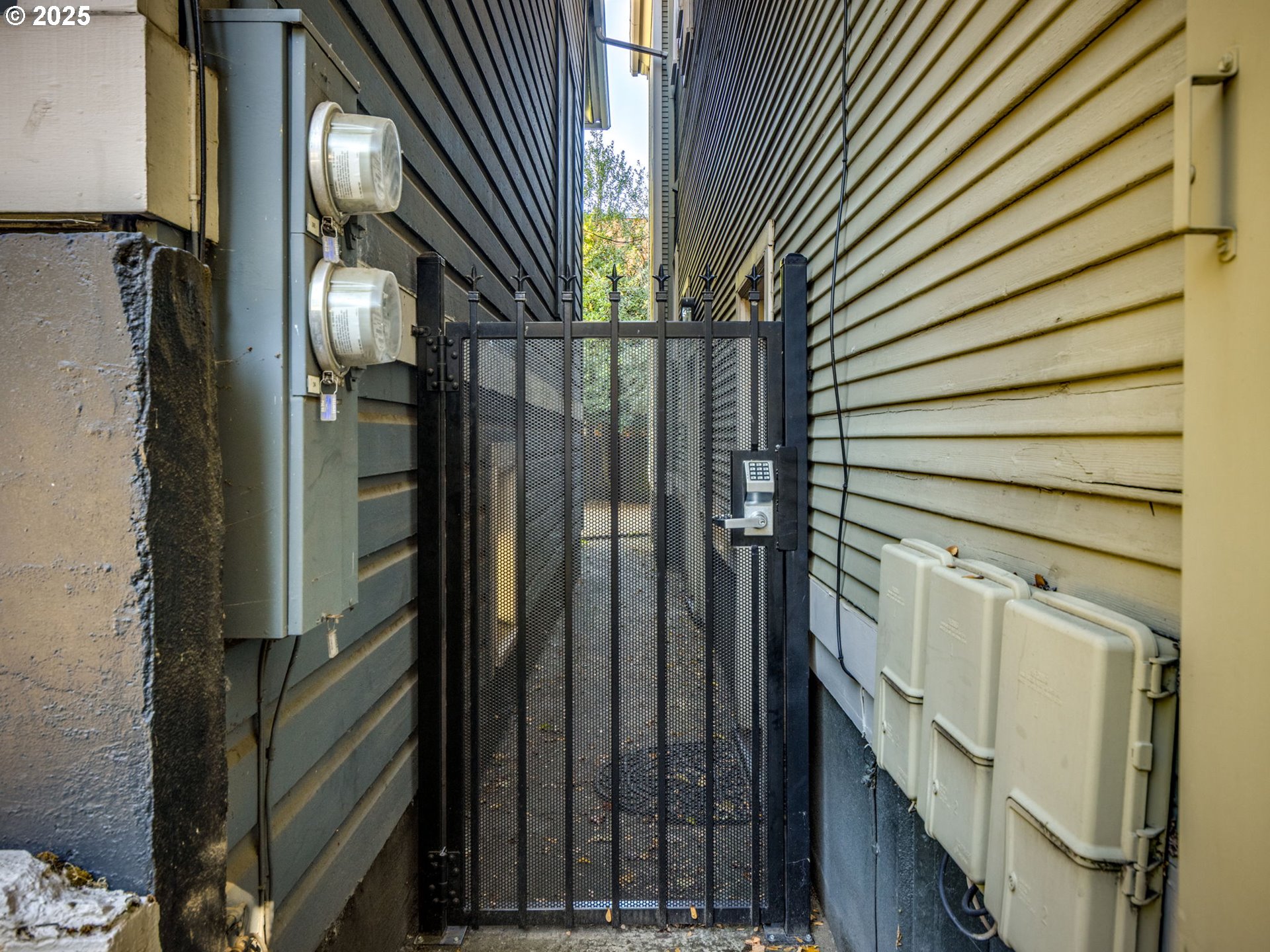 2137 Northwest Everett Street, Unit B Portland, OR 97210 - Photo 22 of 28