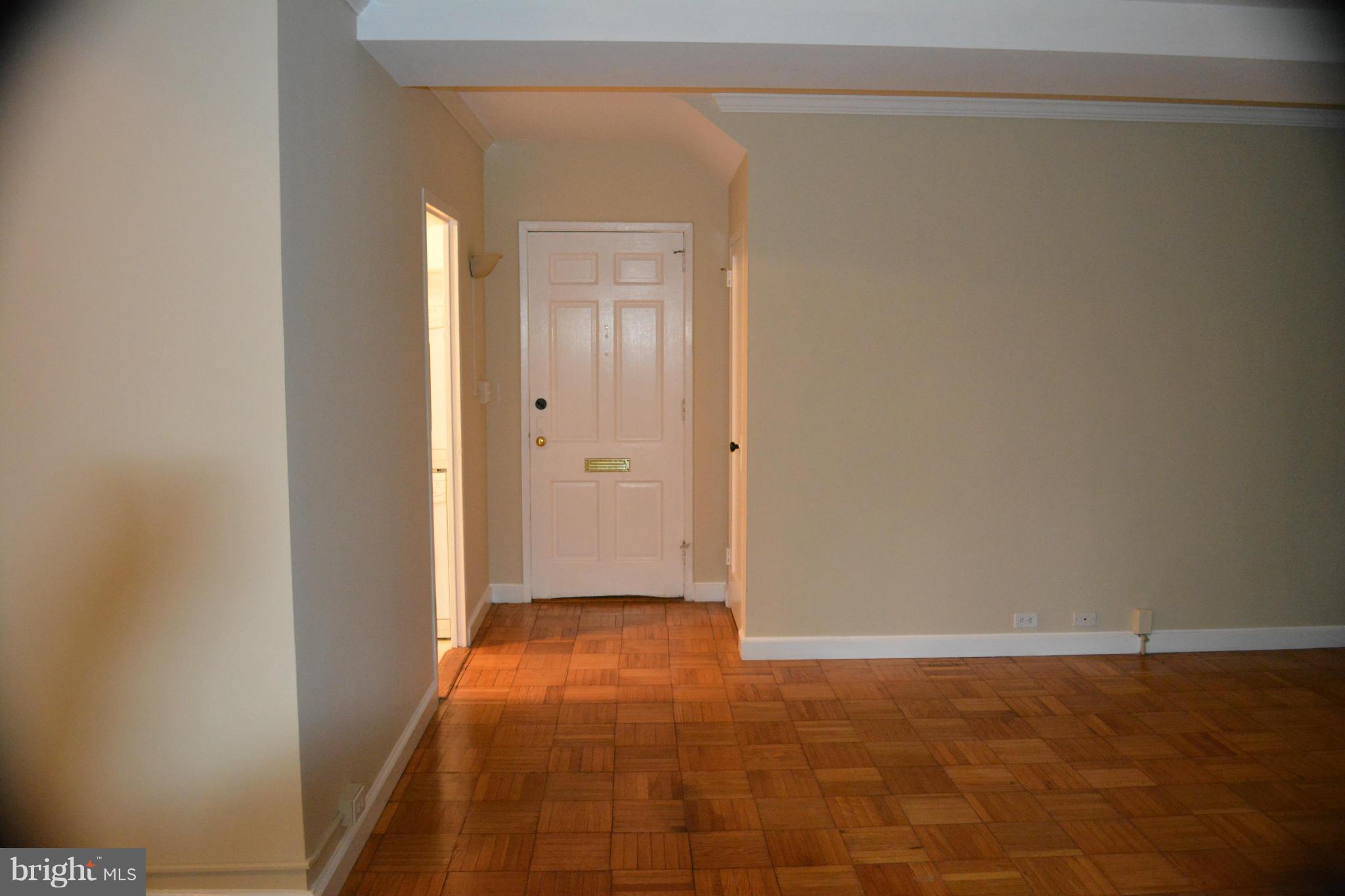 1739 Preston Road Alexandria, VA 22302 - Photo 15 of 30 Living Room