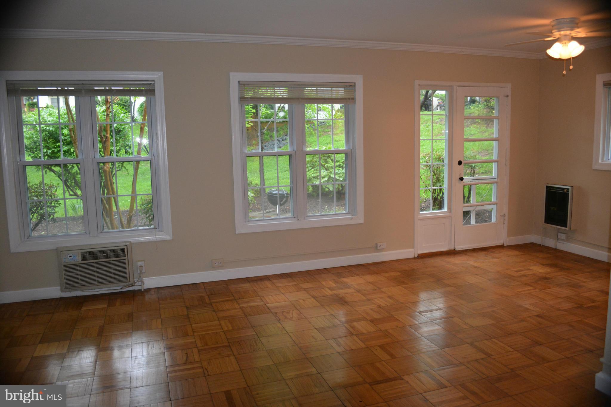 1739 Preston Road Alexandria, VA 22302 - Photo 16 of 30 Dining Room