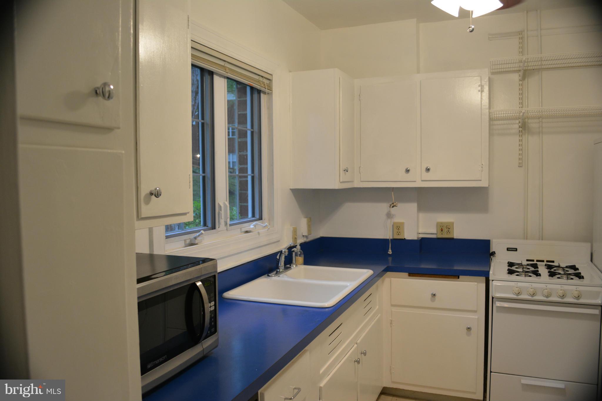 1739 Preston Road Alexandria, VA 22302 - Photo 19 of 30 Kitchen