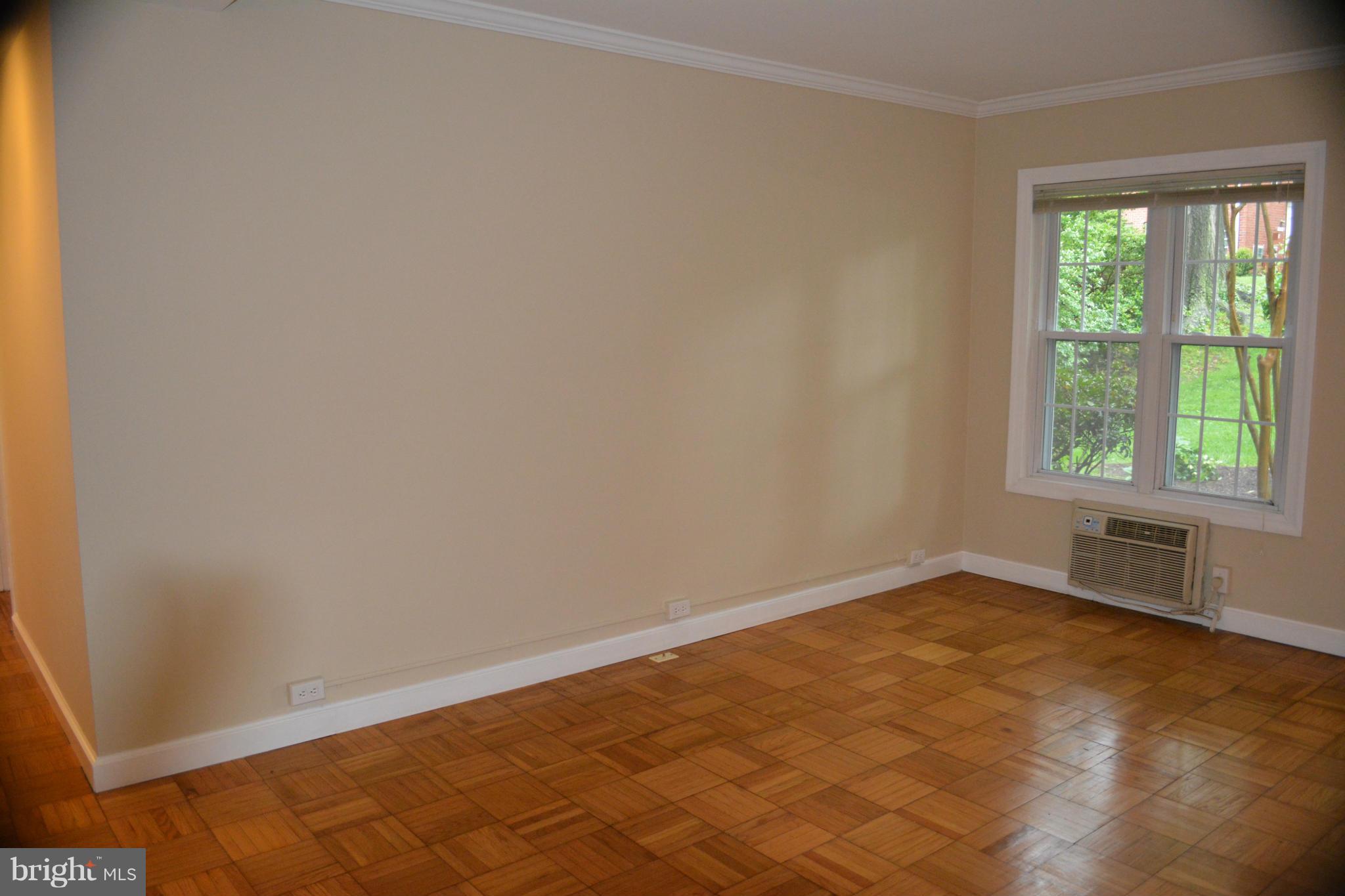 1739 Preston Road Alexandria, VA 22302 - Photo 22 of 30 Living Room