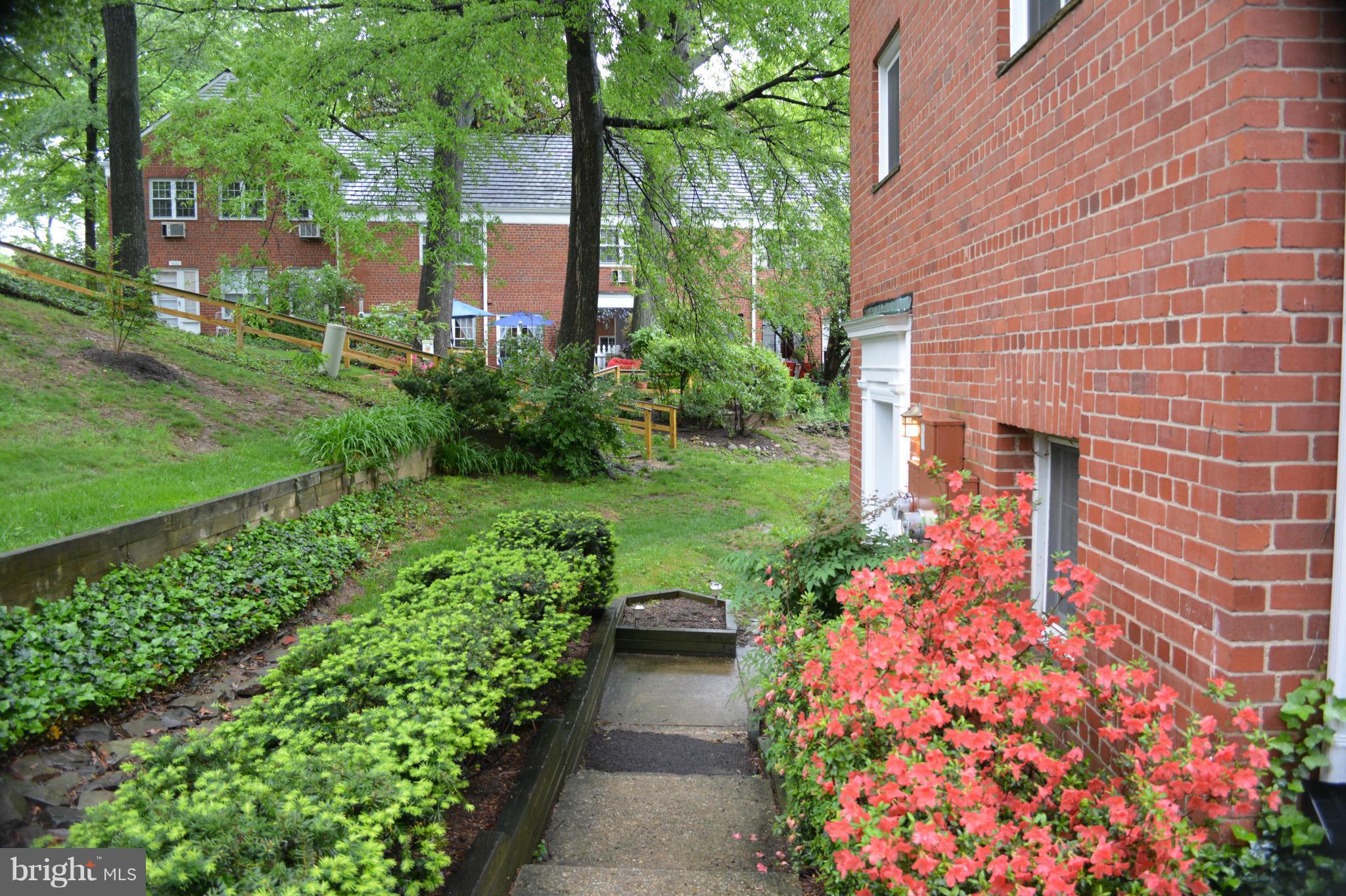 1739 Preston Road Alexandria, VA 22302 - Photo 6 of 30 Exterior (General)
