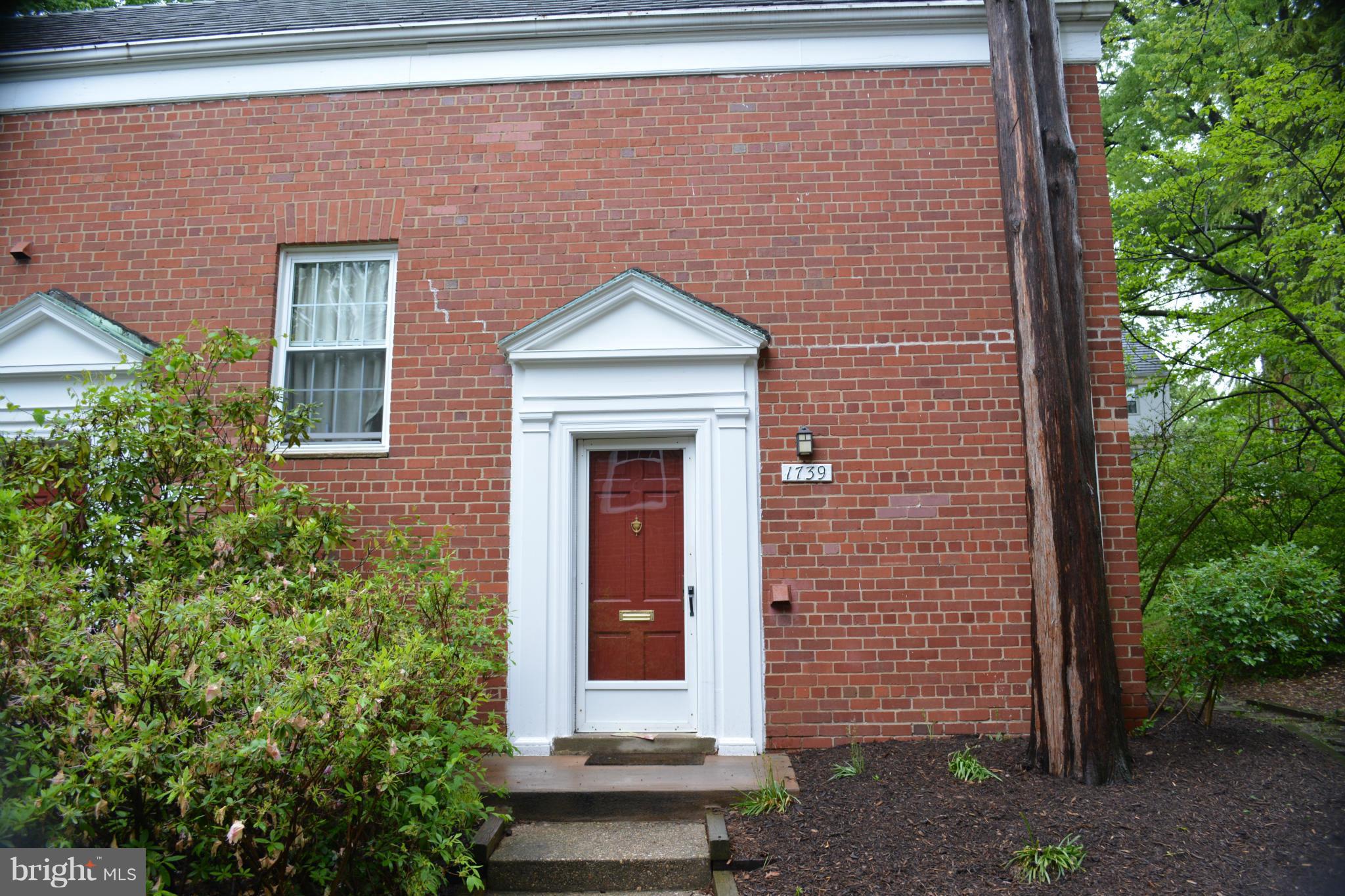 1739 Preston Road Alexandria, VA 22302 - Photo 7 of 30 Exterior (Front)