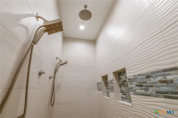 $1,250,000 | 27914 Bogen Road, New Braunfels, TX 78132