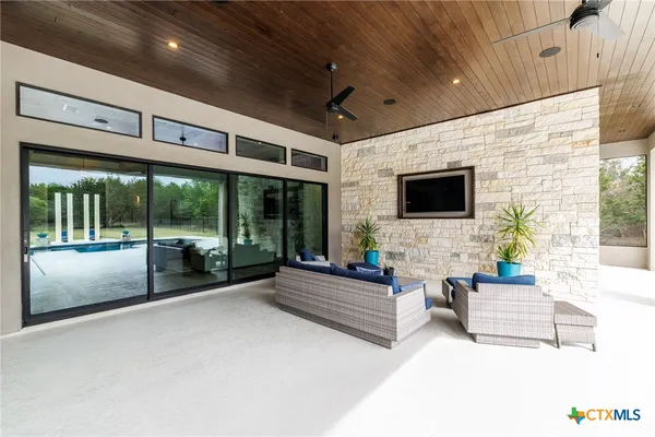 $1,250,000 | 27914 Bogen Road, New Braunfels, TX 78132