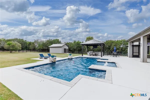 $1,250,000 | 27914 Bogen Road, New Braunfels, TX 78132