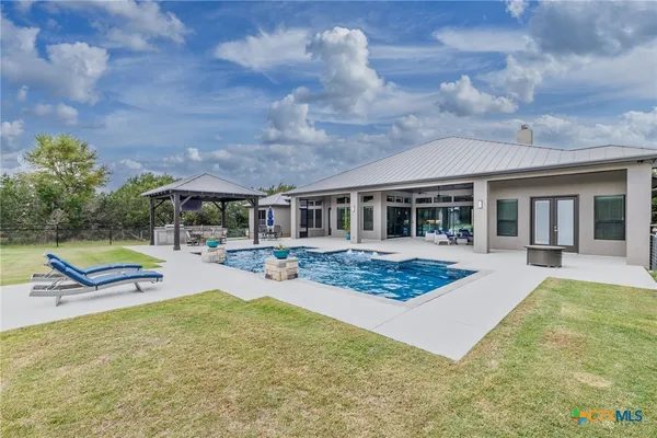 $1,250,000 | 27914 Bogen Road, New Braunfels, TX 78132