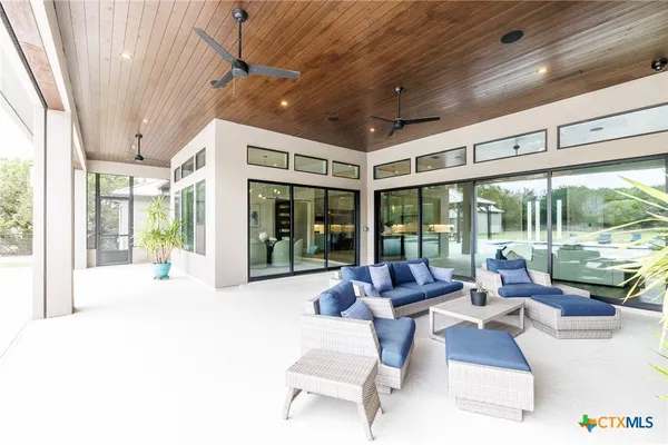 $1,250,000 | 27914 Bogen Road, New Braunfels, TX 78132
