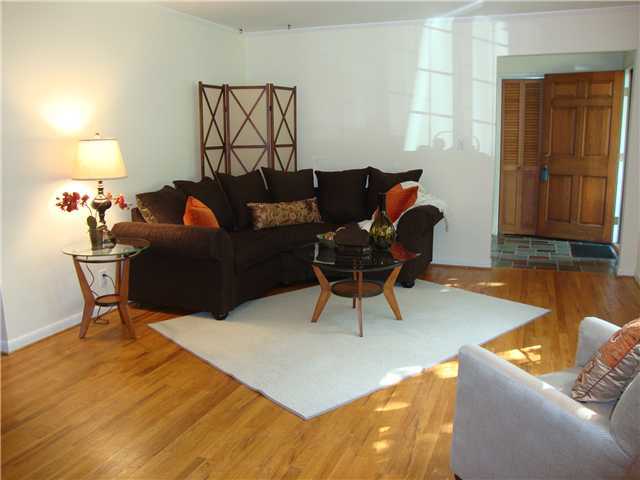 4026 Reed Road Upper Arlington, OH 43220 - Photo 7 of 25 Gallery Image 7