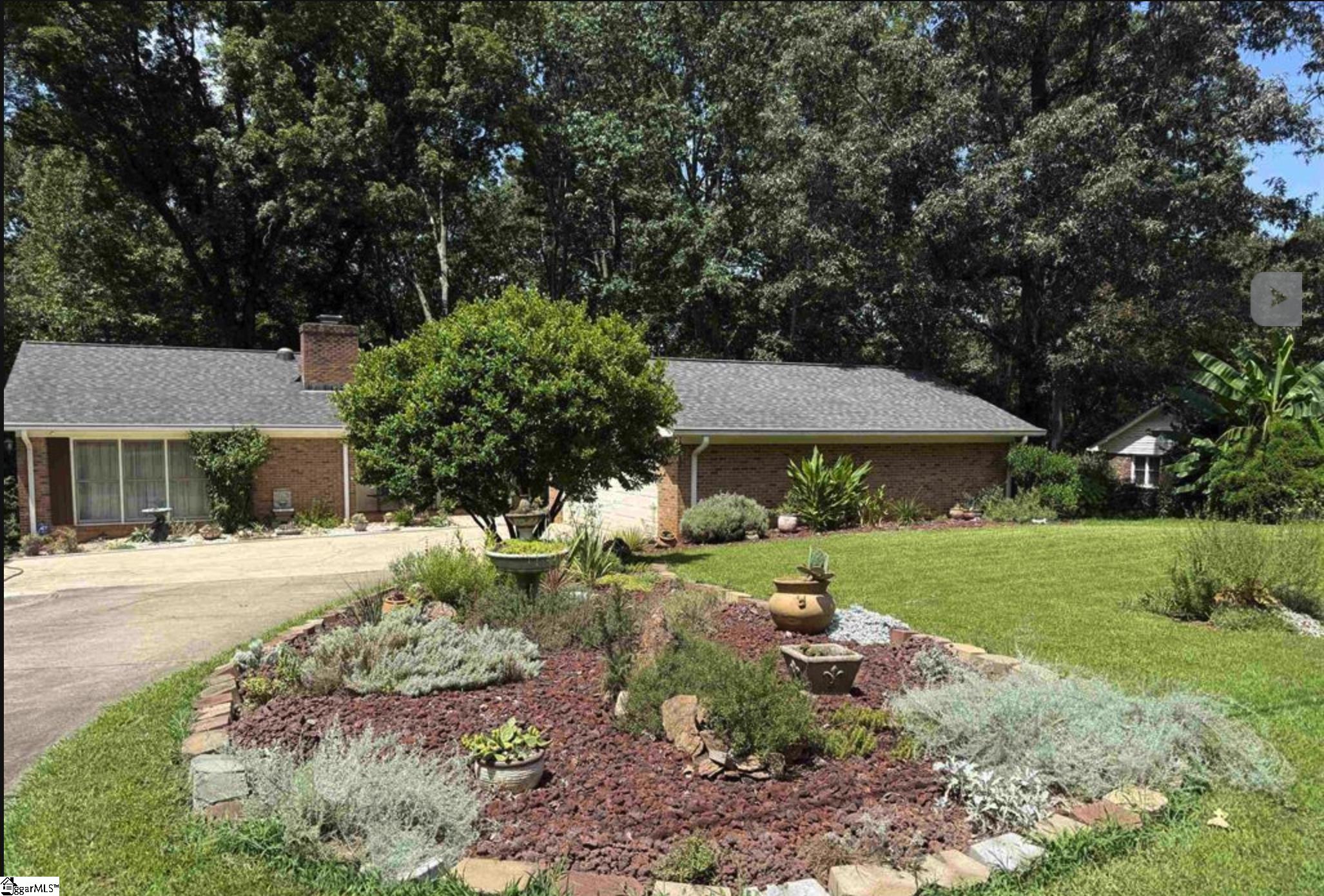 223 Covington Road Greenville, SC 29617 - Photo 2 of 39