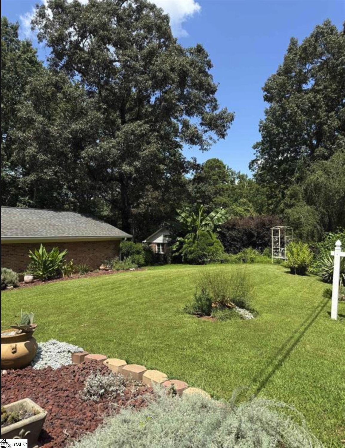 223 Covington Road Greenville, SC 29617 - Photo 3 of 39