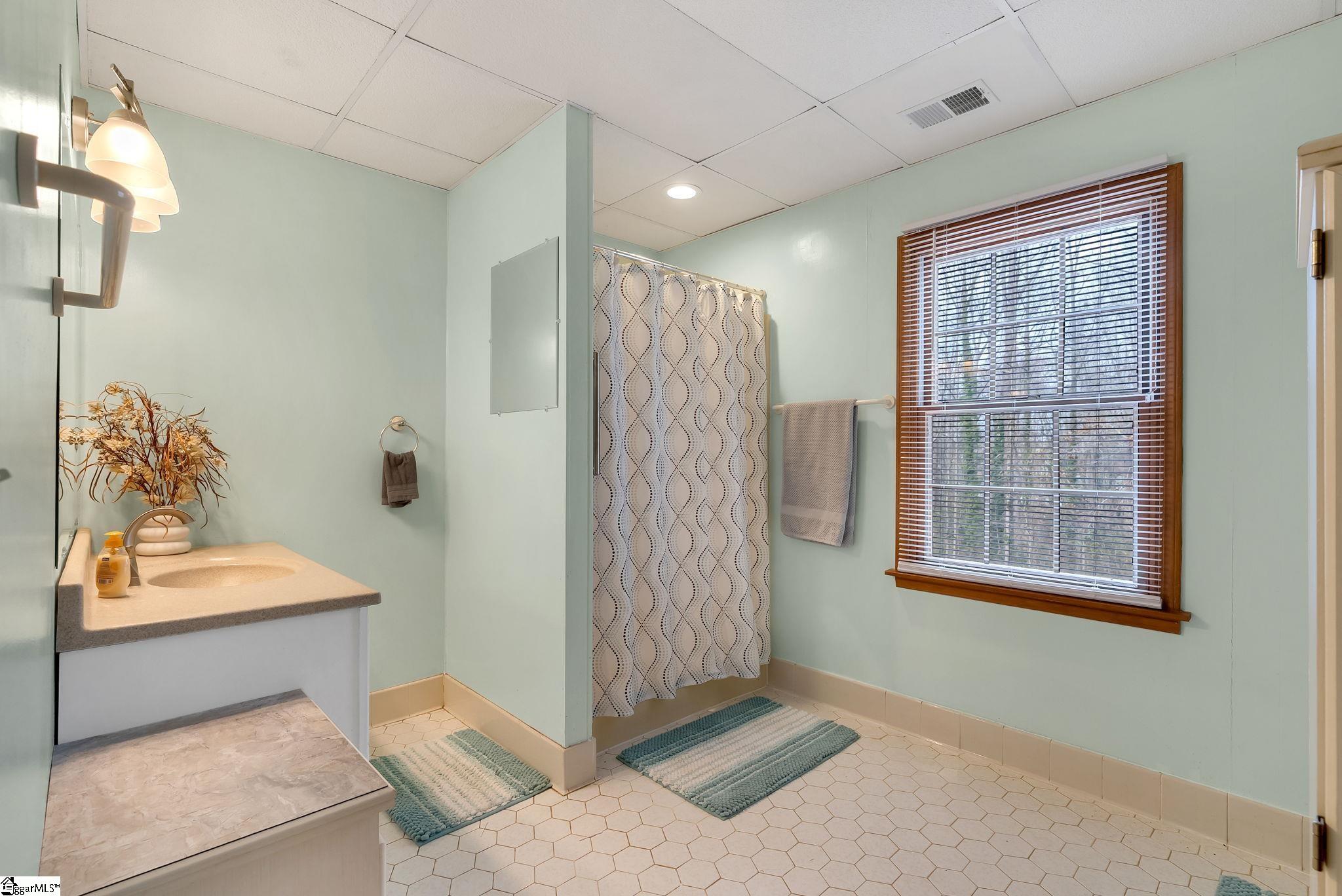 223 Covington Road Greenville, SC 29617 - Photo 32 of 39