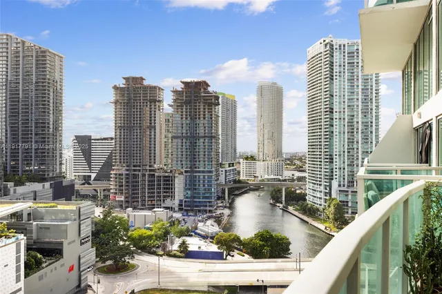 $675,000 | 41 Southeast 5th Street, Unit 1210, Miami, FL 33131