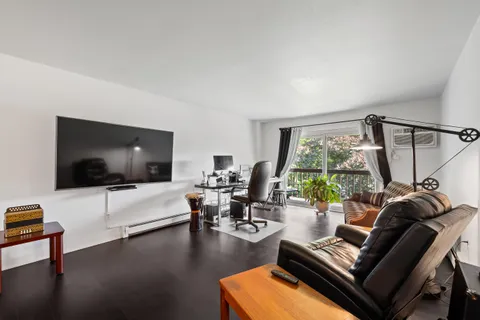 $148,500 | 1250 Wisconsin Street, Unit 209B, Lake Geneva, WI 53147
