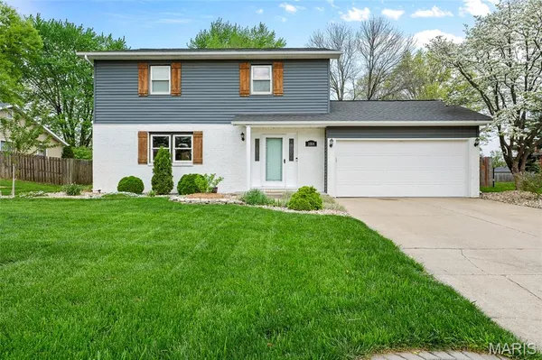 $300,000 | 1004 Andra Drive, Maryville, IL 62062