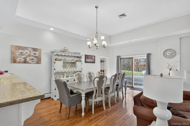 $979,000 | 412 Ruskey Lane, Hyde Park, NY 12538