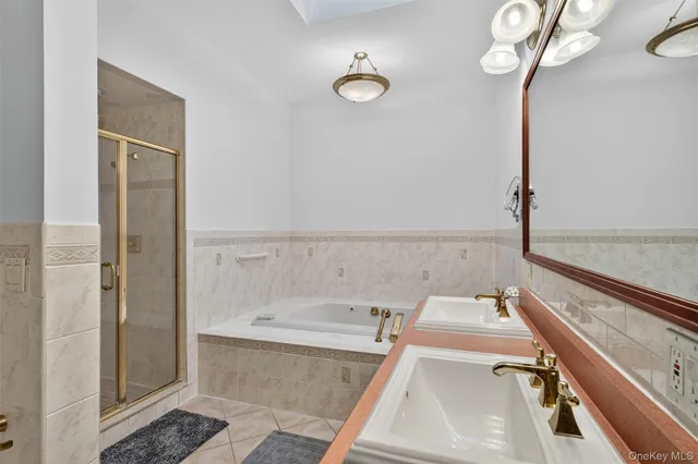 $979,000 | 412 Ruskey Lane, Hyde Park, NY 12538