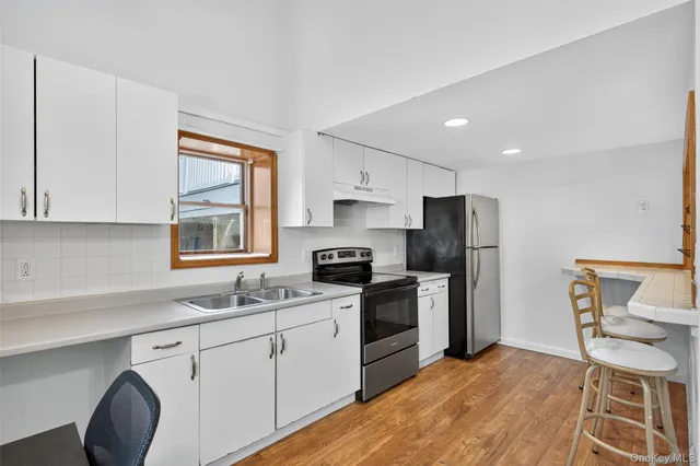 $979,000 | 412 Ruskey Lane, Hyde Park, NY 12538