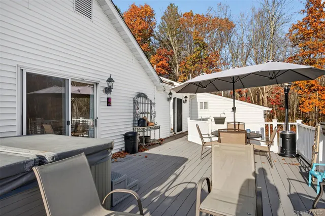 $979,000 | 412 Ruskey Lane, Hyde Park, NY 12538