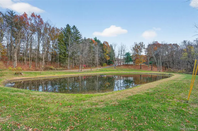 $979,000 | 412 Ruskey Lane, Hyde Park, NY 12538