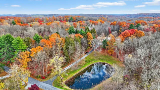 $979,000 | 412 Ruskey Lane, Hyde Park, NY 12538