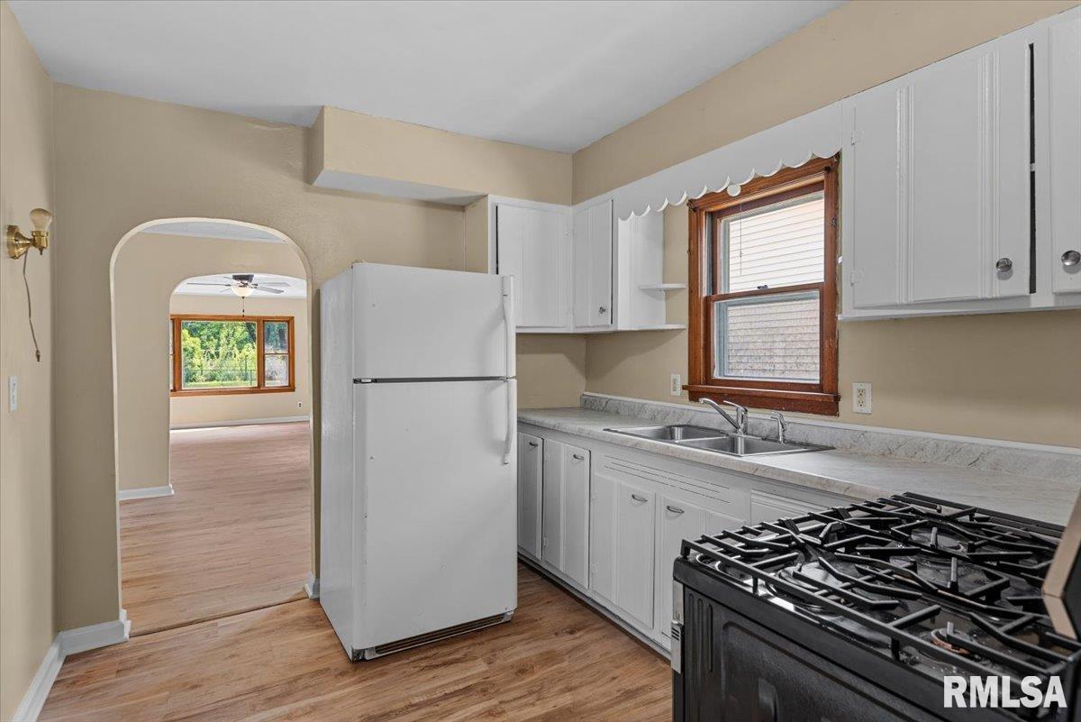 209 Yates Avenue Springfield, IL 62702 - Photo 12 of 28 Gallery Image 12