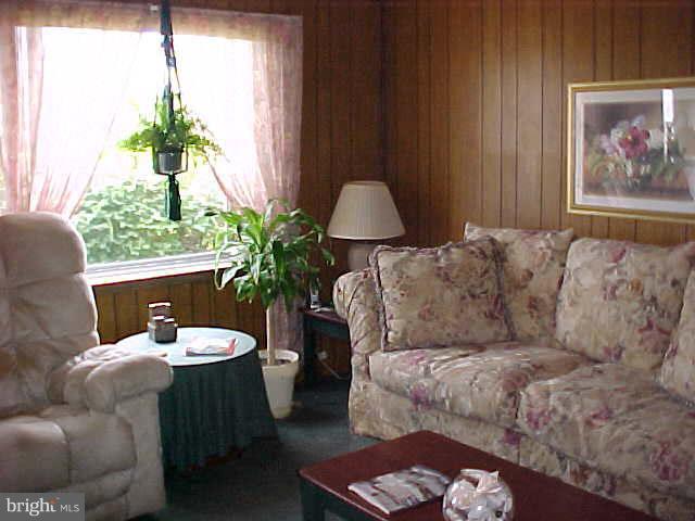 1930 Eastfield Road Baltimore, MD 21222 - Photo 5 of 22 Living Room