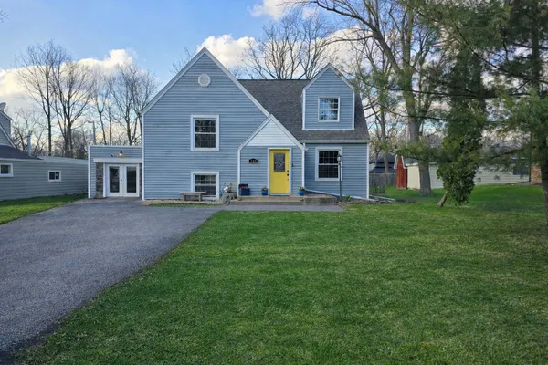 $299,500 | 205 Cornwall Drive, Crete, IL 60417