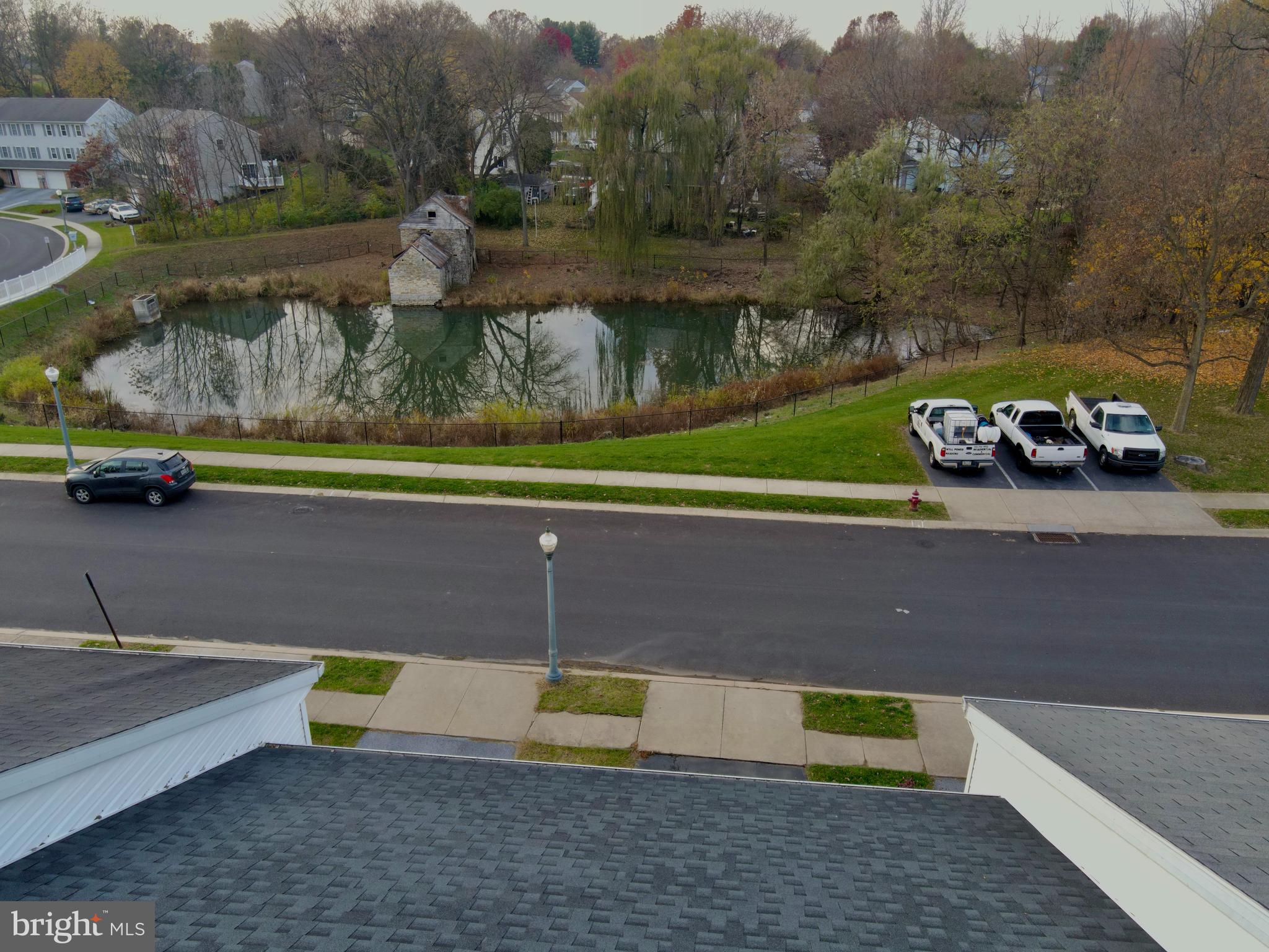 421 Crosswinds Drive Lititz, PA 17543 - Photo 4 of 29