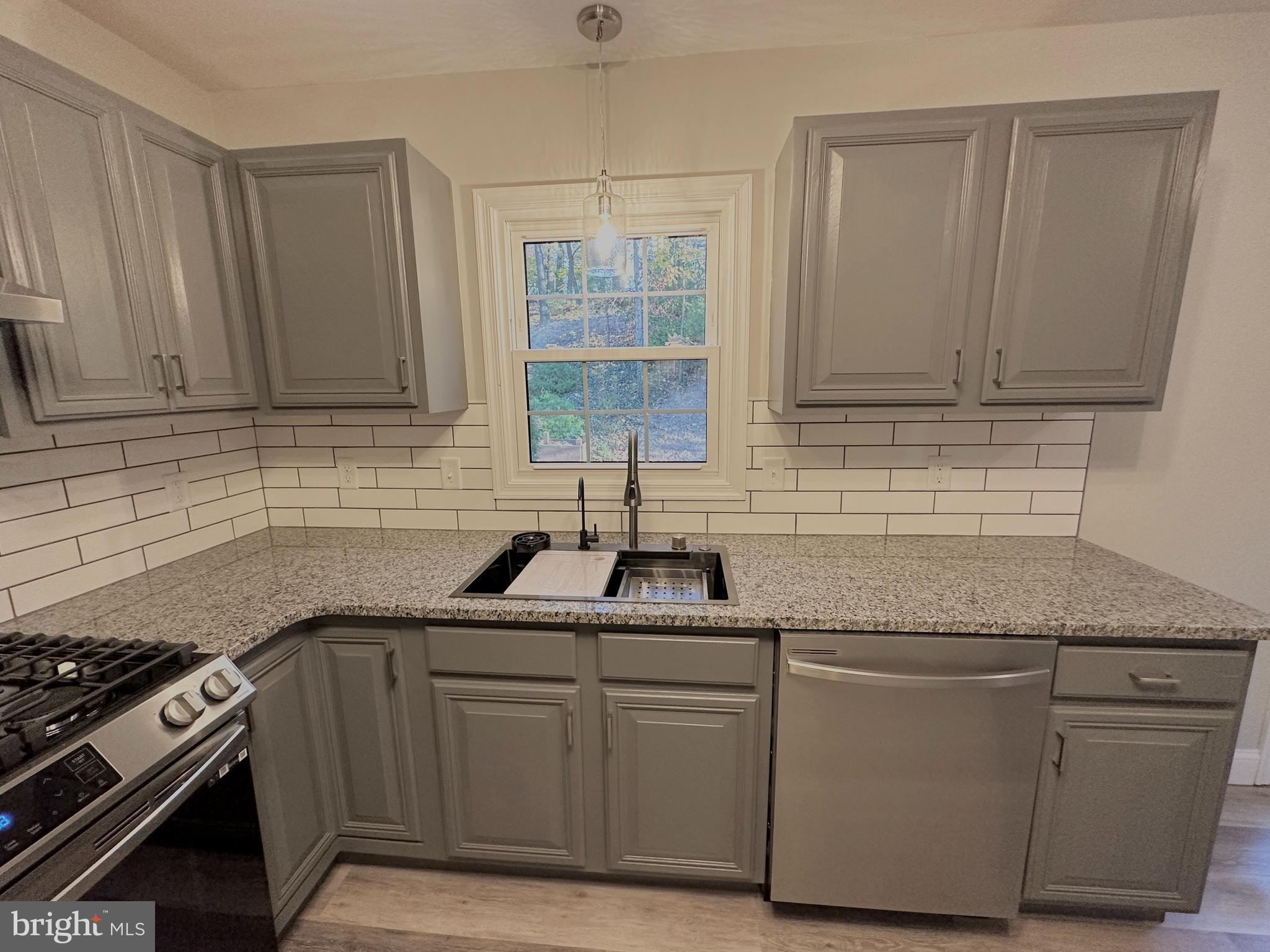 421 Crosswinds Drive Lititz, PA 17543 - Photo 7 of 29