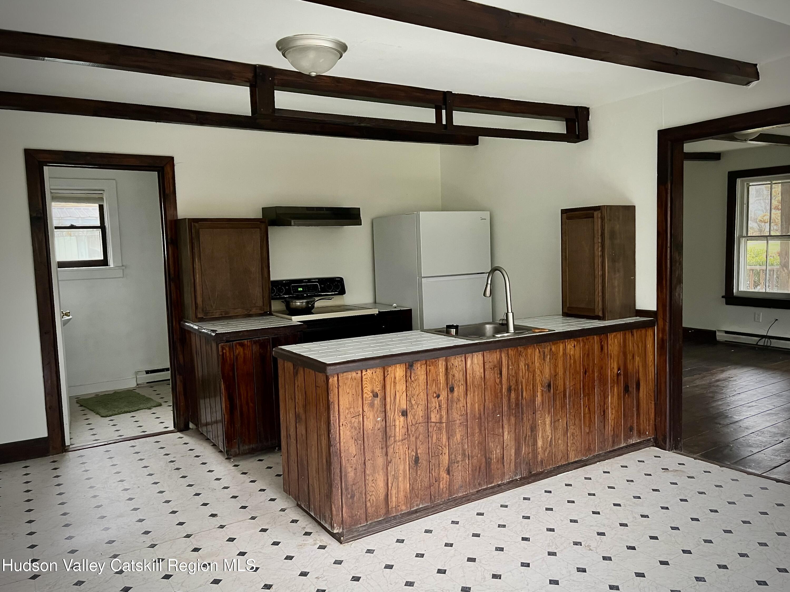 189 Maple Avenue, Unit 1 Germantown, NY 12526 - Photo 6 of 11 IMG_1054